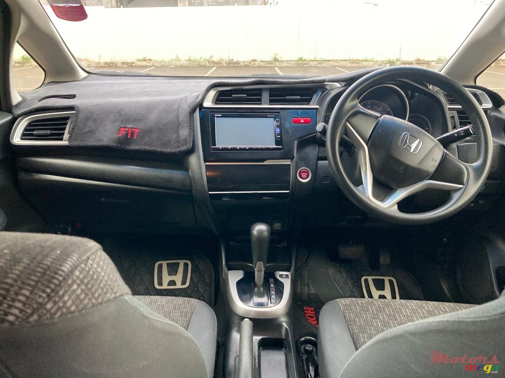 2017' Honda Fit photo #4