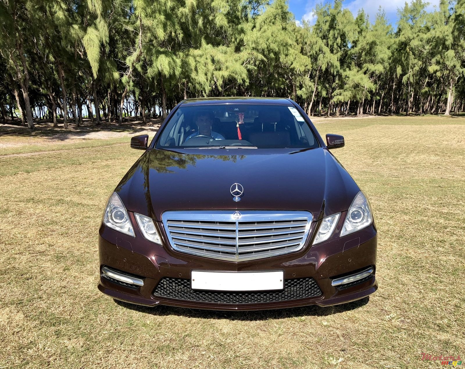 2012' Mercedes-Benz E-Class photo #3