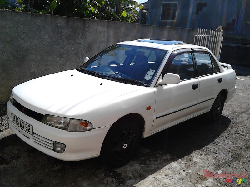 1992' Mitsubishi Lancer photo #1