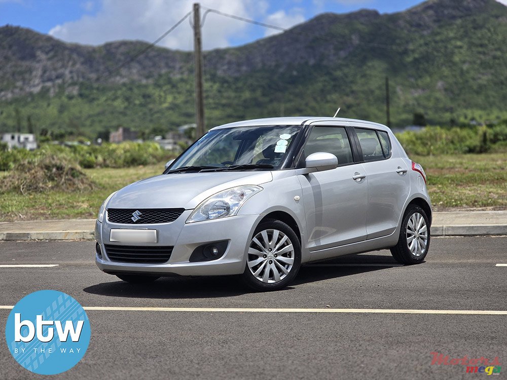 2011' Suzuki Swift photo #2