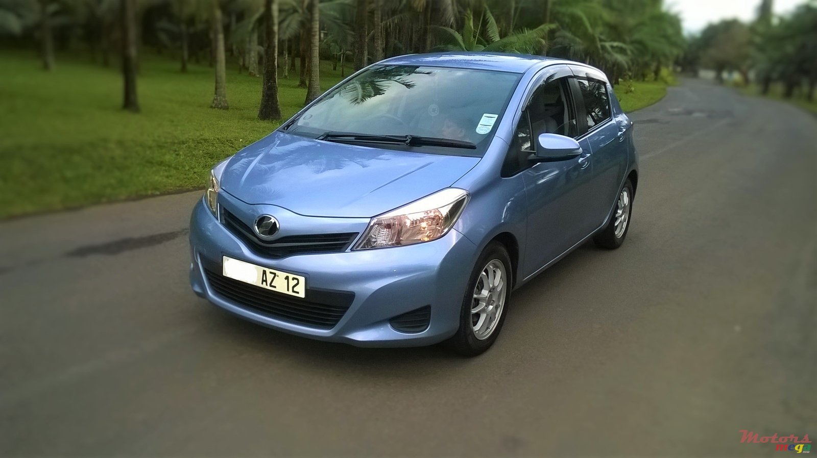 2012' Toyota Vitz 1.3 Limited Smile Edition photo #1