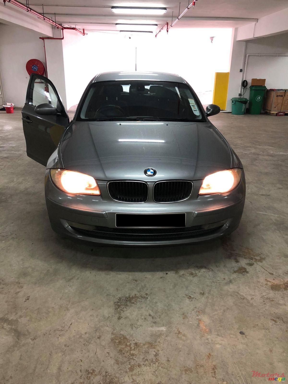 2009' BMW 116 i photo #2