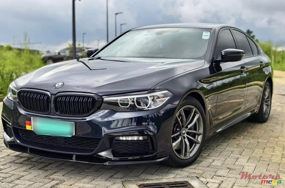 2019' BMW 530 photo #3