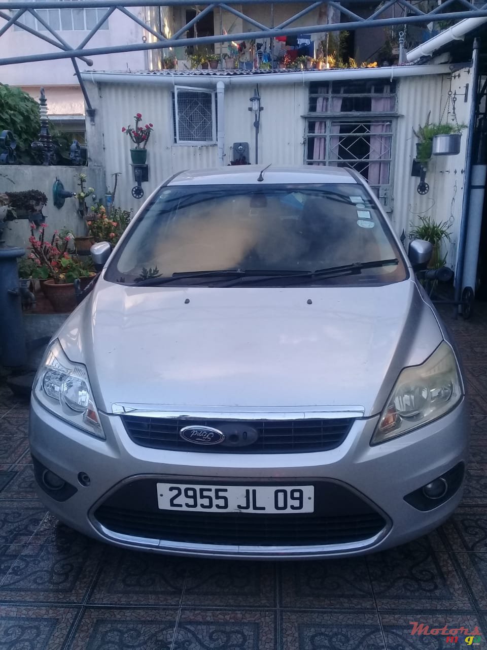 2009' Ford Focus Hatchback photo #7