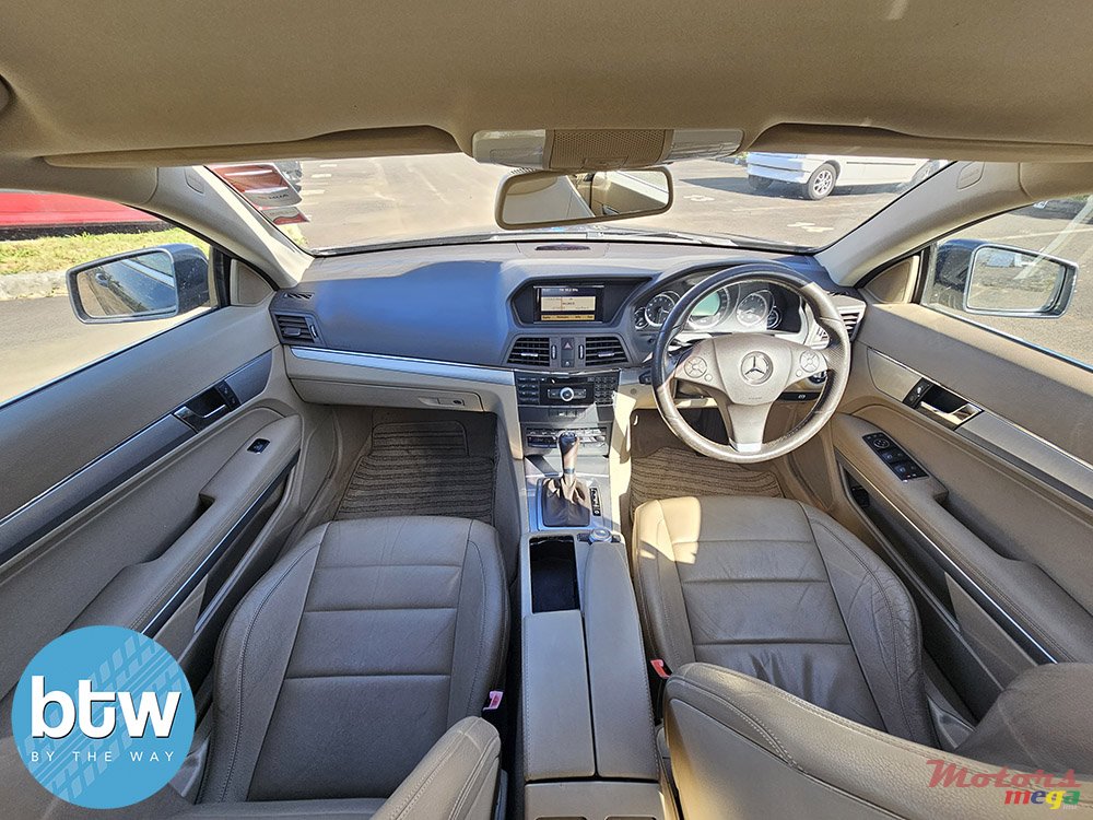 2010' Mercedes-Benz 250 Coupe photo #5