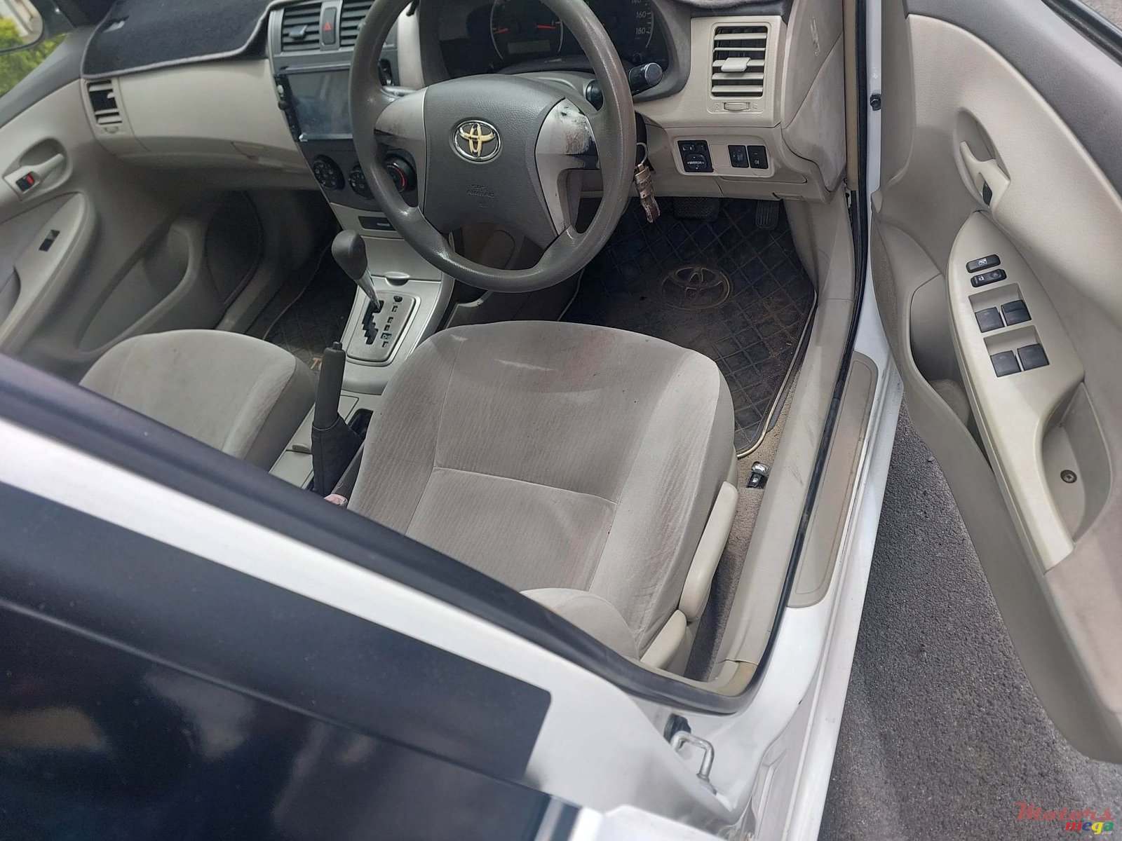 2007' Toyota Axio photo #5