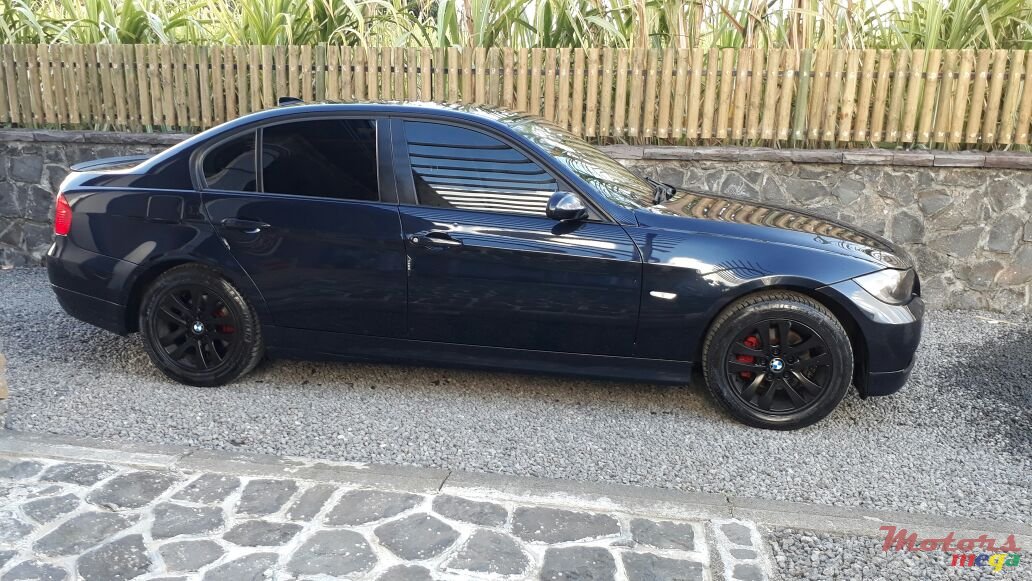 2006' BMW 3 Series 320i photo #3