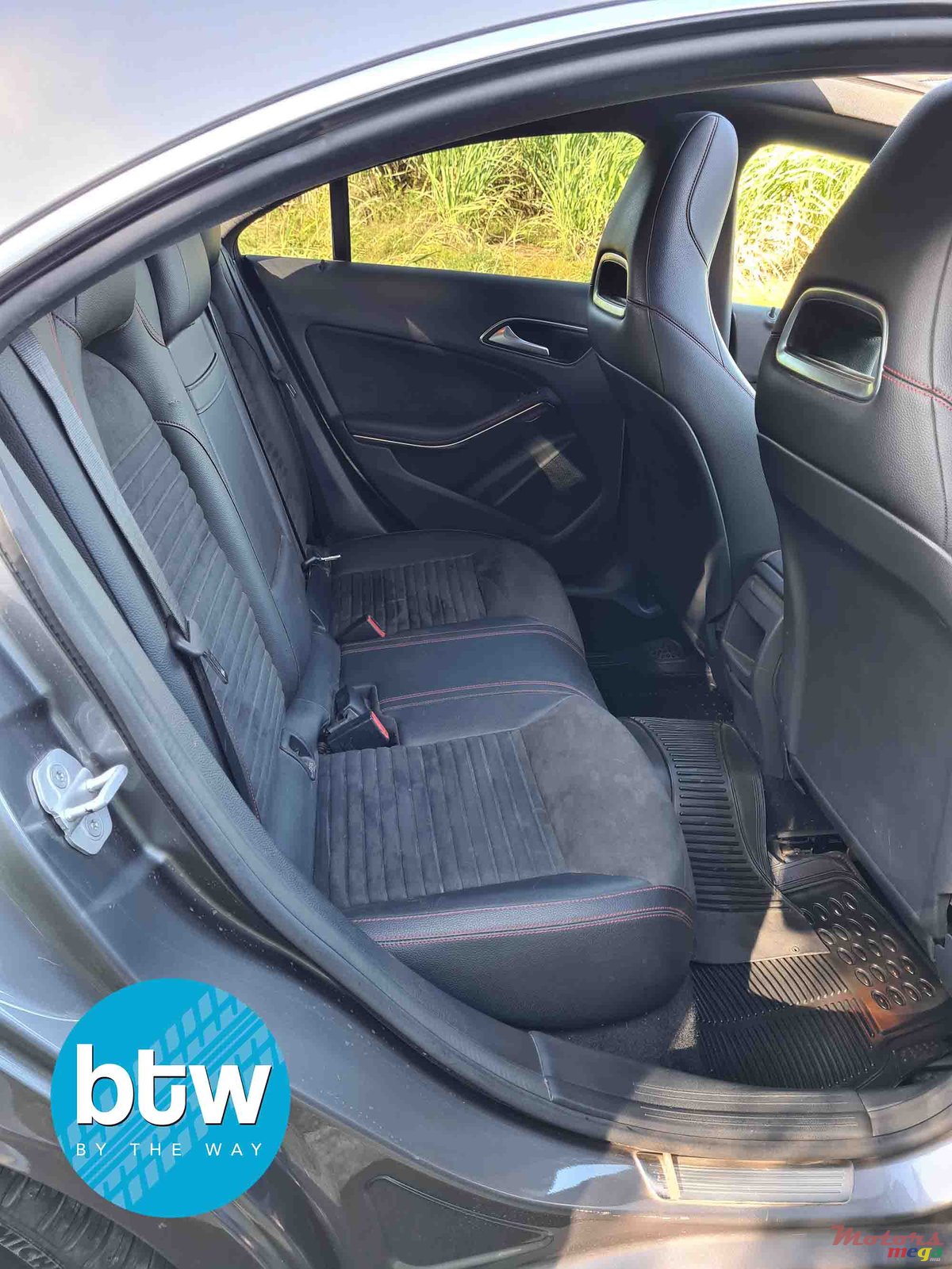 2014' Mercedes-Benz CLA 180 photo #3