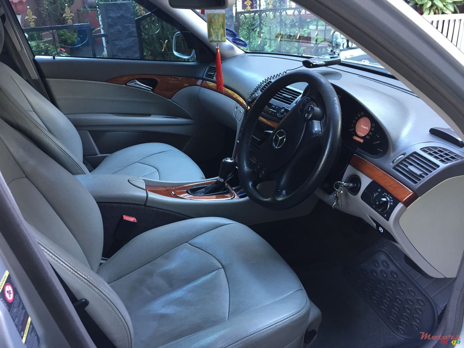 2008' Mercedes-Benz E-Class photo #4