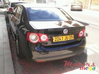 2009' Volkswagen Jetta 1.4 TSI photo #2