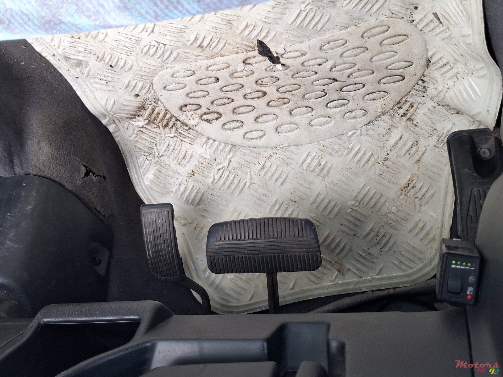 1999' Nissan Pulsar Original photo #6