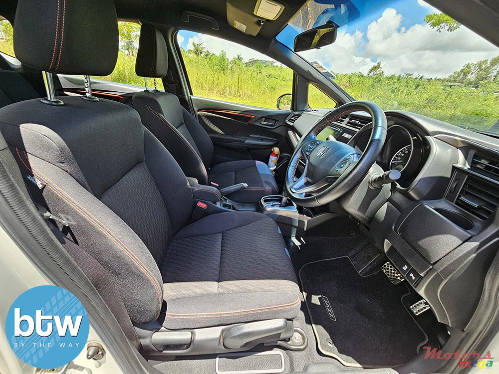 2020' Honda Jazz Sport photo #5