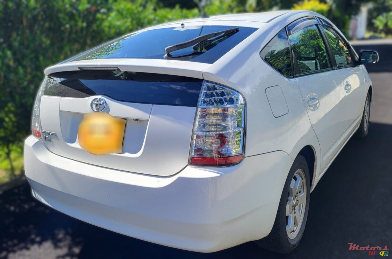 2011' Toyota Prius photo #2