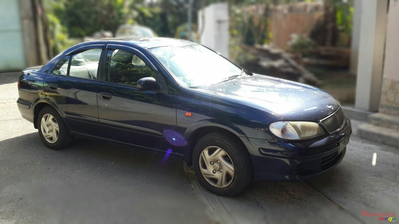 2003' Nissan Sunny photo #1