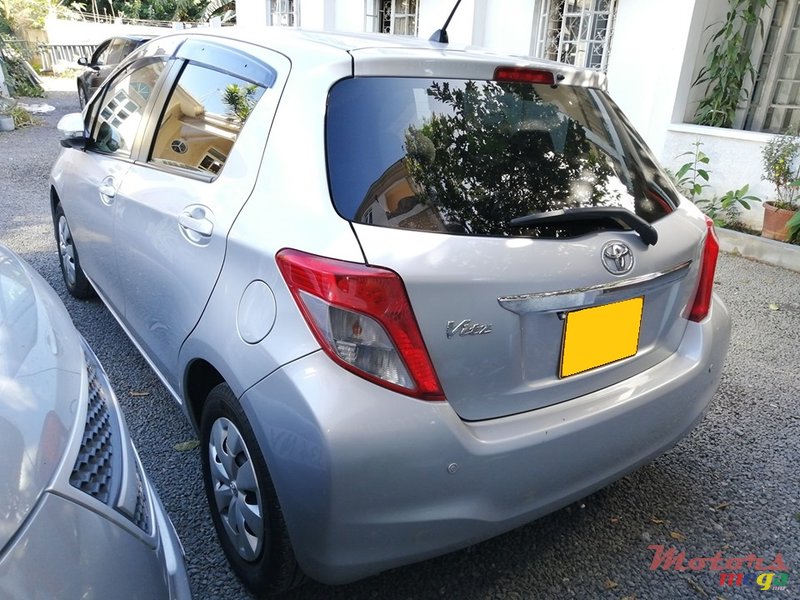 2012' Toyota Vitz photo #4