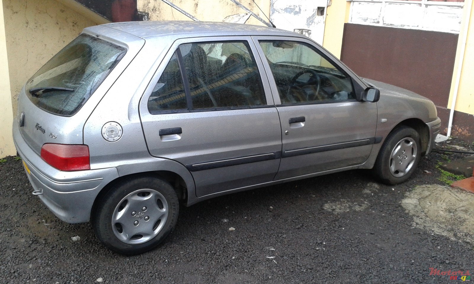 2001' Peugeot 106 photo #1