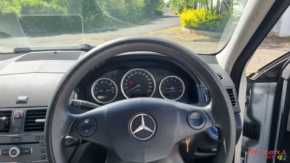 2010' Mercedes-Benz C 180 compressor photo #7