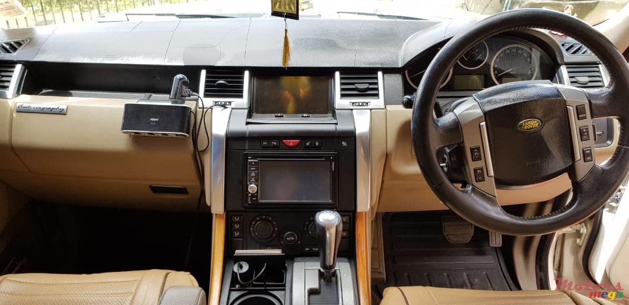 2009' Land Rover Range Rover Sport photo #7