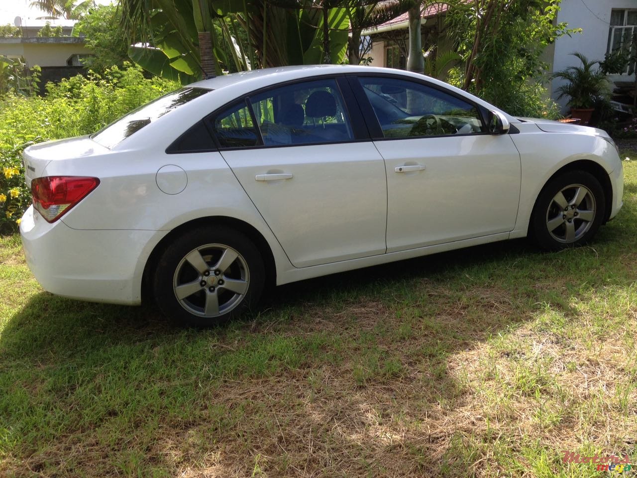 2012' Chevrolet Cruze photo #1