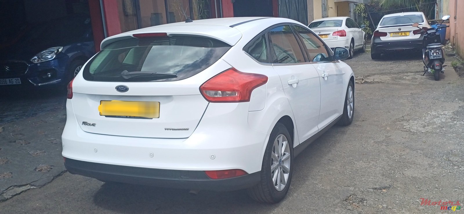 2017' Ford Focus Titanium photo #3