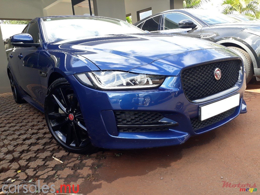 2016' Jaguar XE 25t R-Sport photo #1