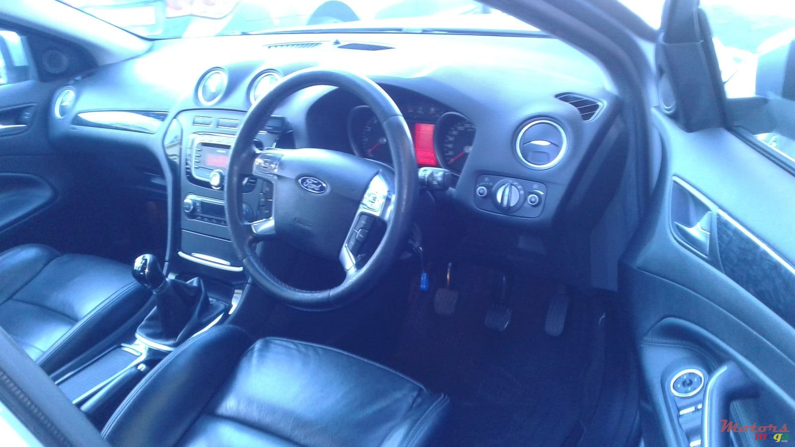 2011' Renault Fluence photo #4