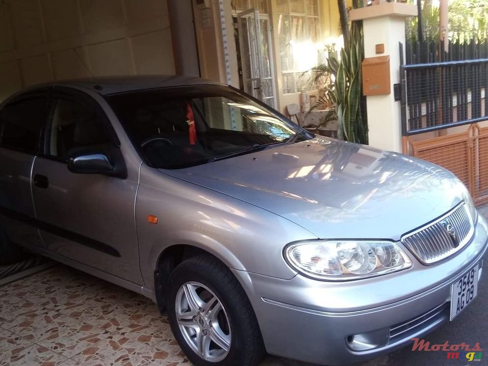 2009' Nissan Sunny photo #1