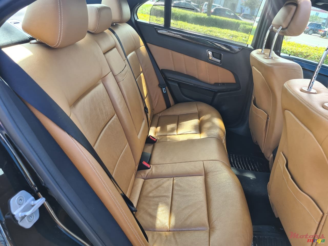 2013' Mercedes-Benz E-Class photo #6