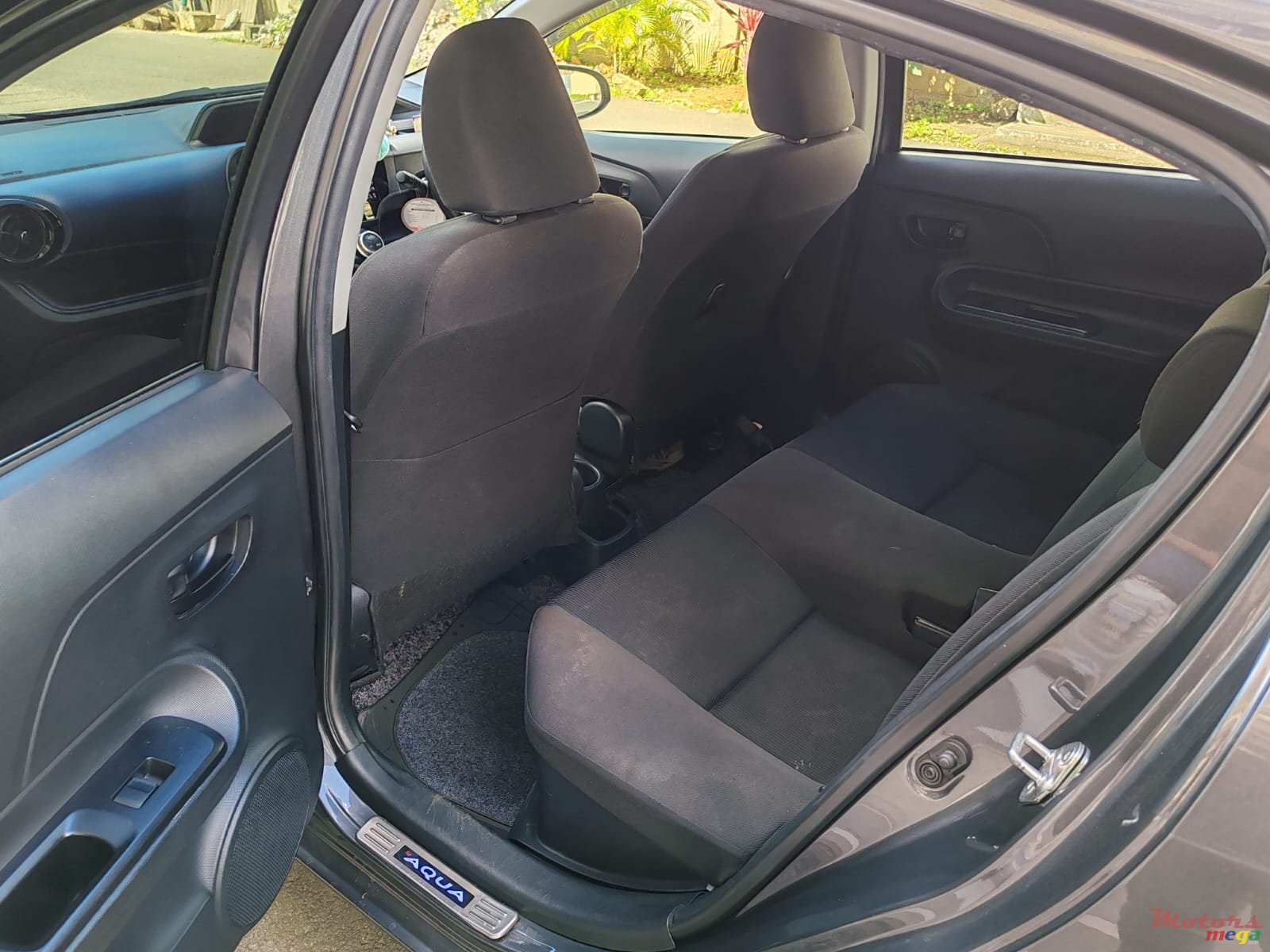 2016' Toyota Aqua photo #7