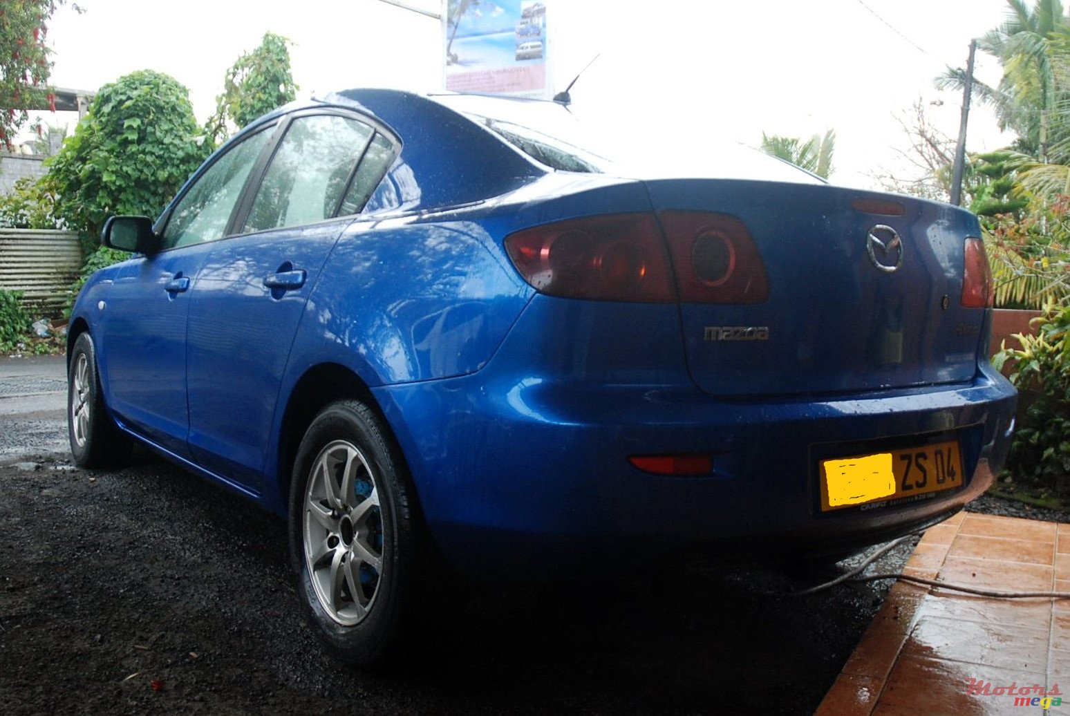 2004' Mazda 3 photo #2