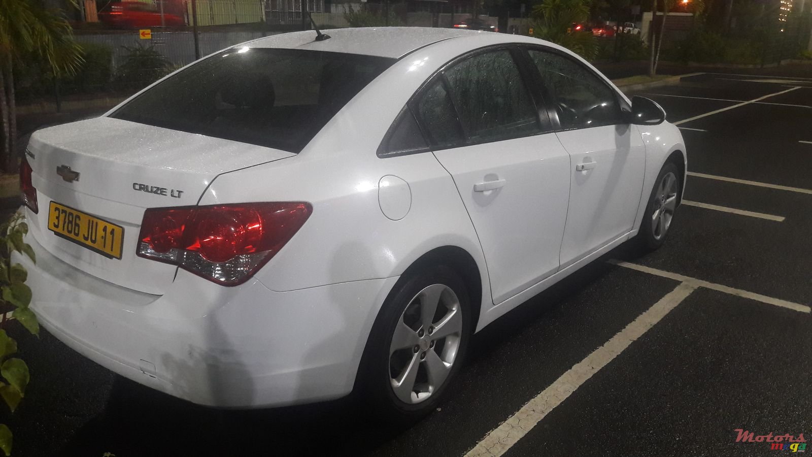 2011' Chevrolet Cruze Fully loaded photo #3