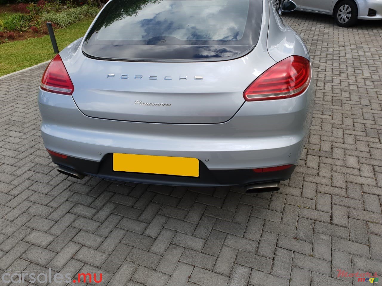 2014' Porsche Panamera photo #2