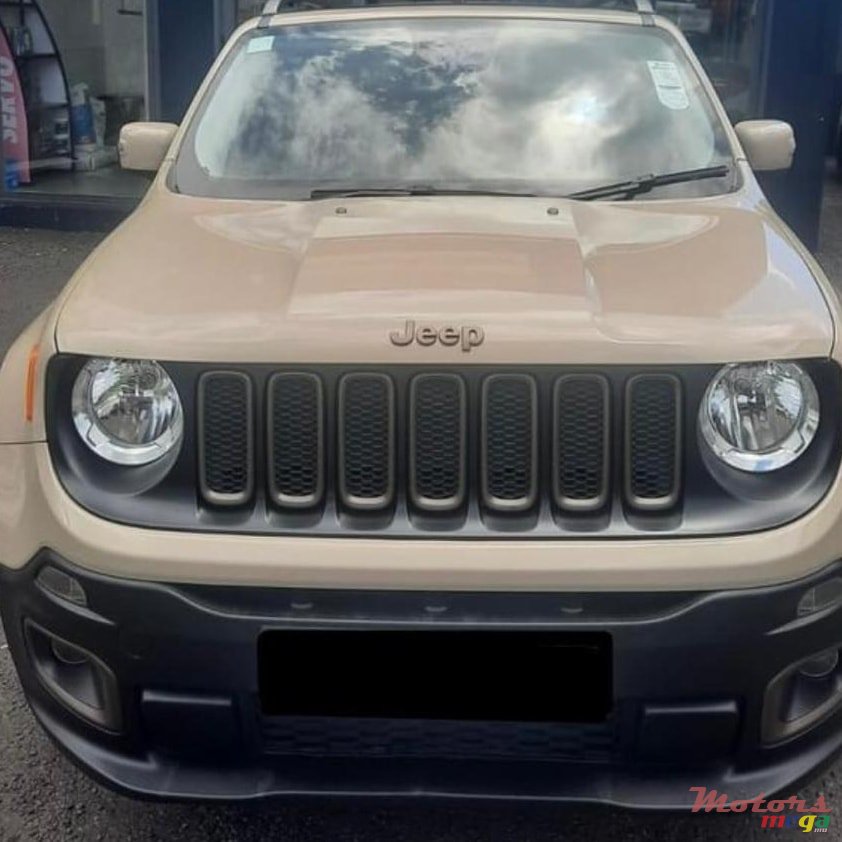 2018' Jeep Renegade photo #2