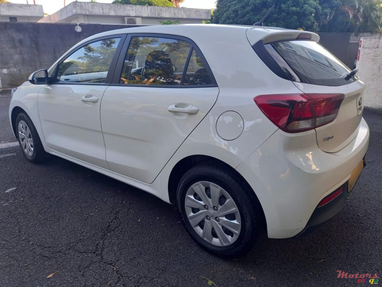 2021' Kia Rio photo #3