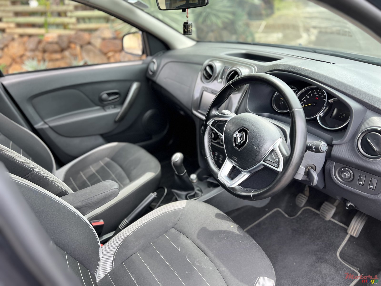 2019' Renault photo #4