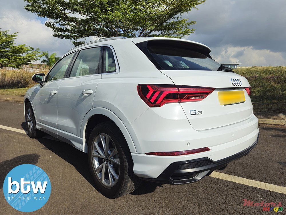 2020' Audi Q3 photo #3