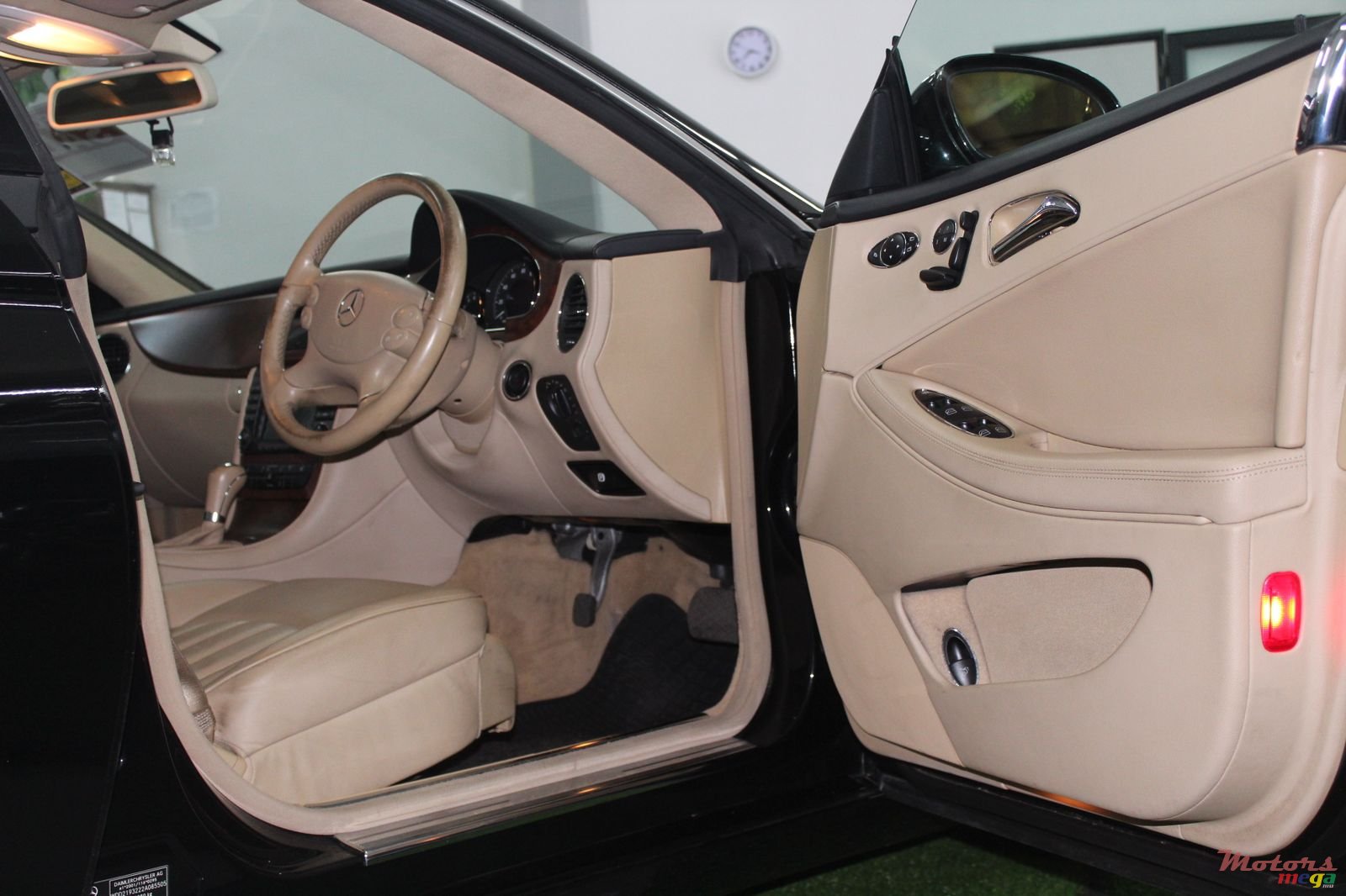 2006' Mercedes-Benz CLS 350 photo #6