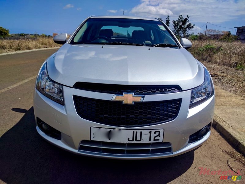 2012' Chevrolet Cruze photo #1