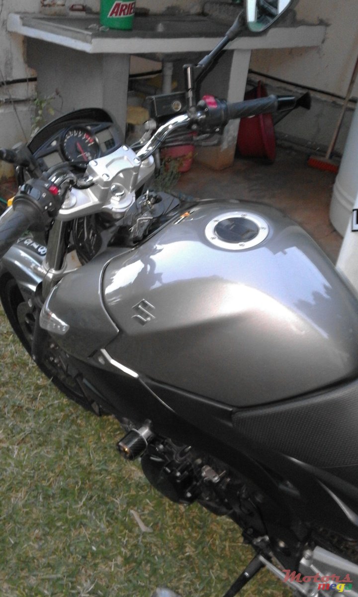 2010' Suzuki GSR 600 AK9 photo #2