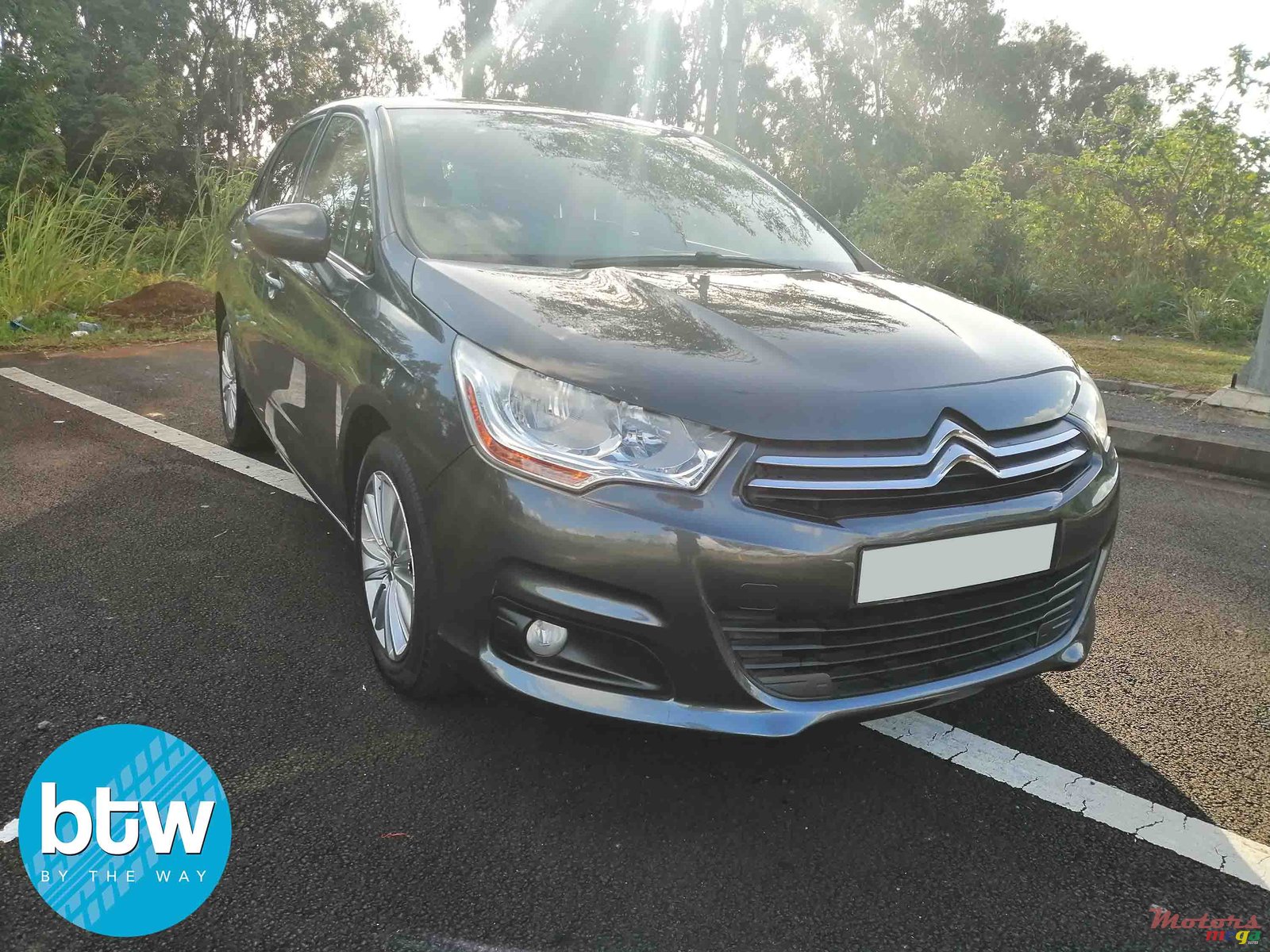 2013' Citroen C4 1.6 VTI 120 - Automatic photo #1