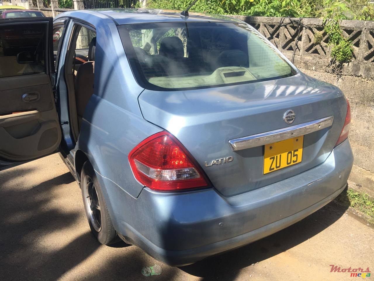 2005' Nissan Tiida photo #4