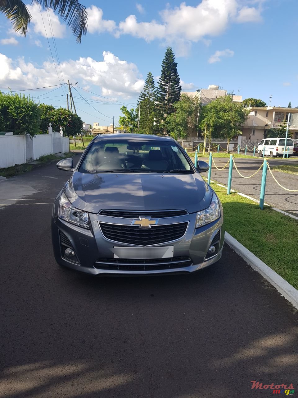 2013' Chevrolet Cruze photo #2