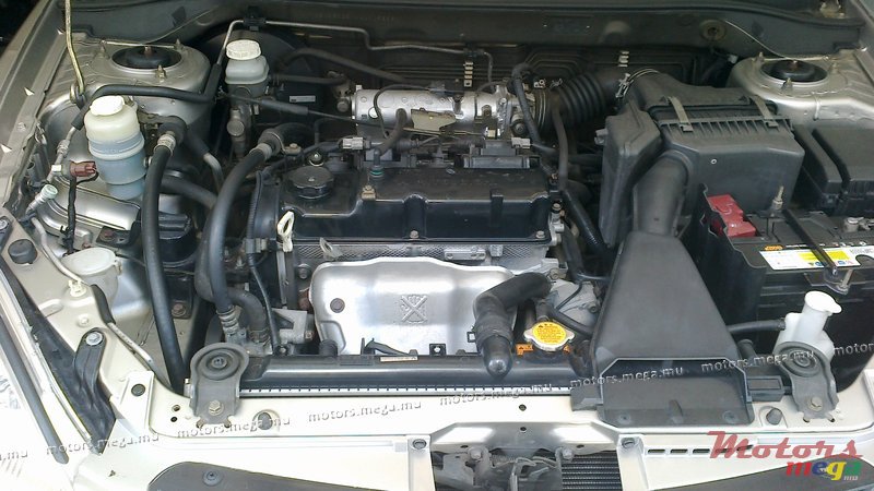 2006' Mitsubishi Lancer photo #2