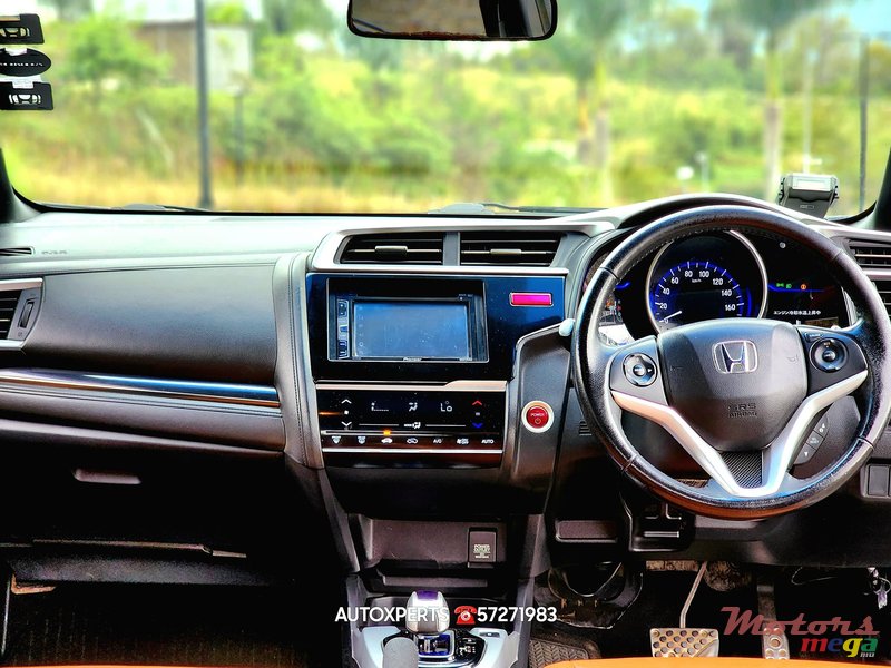 2015' Honda Fit photo #5