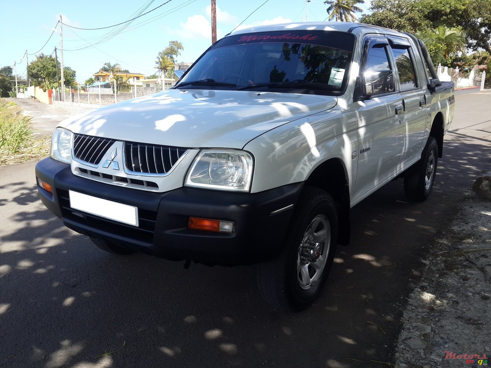 2008' Mitsubishi L200 (4x4) photo #2