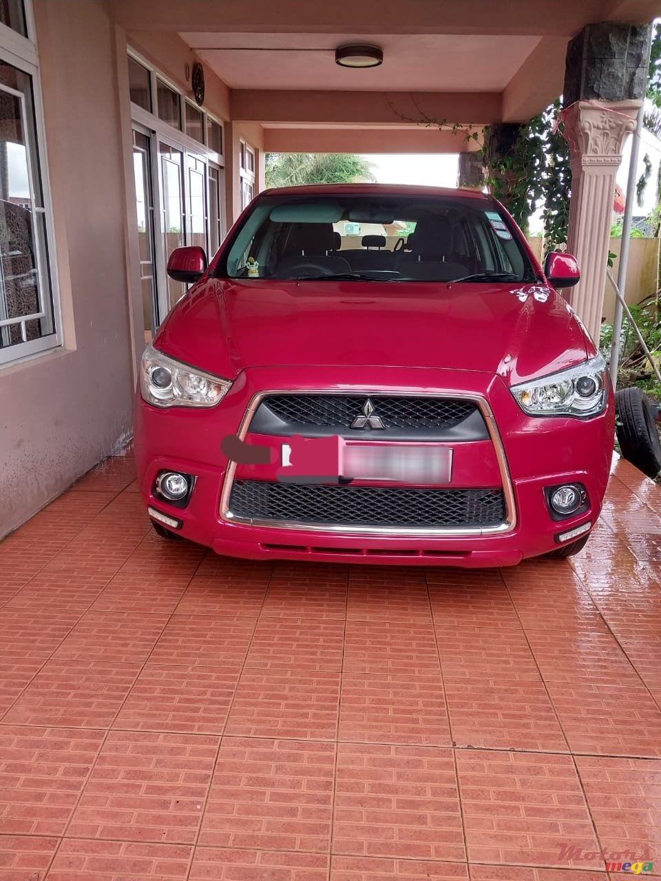 2013' Mitsubishi ASX photo #1