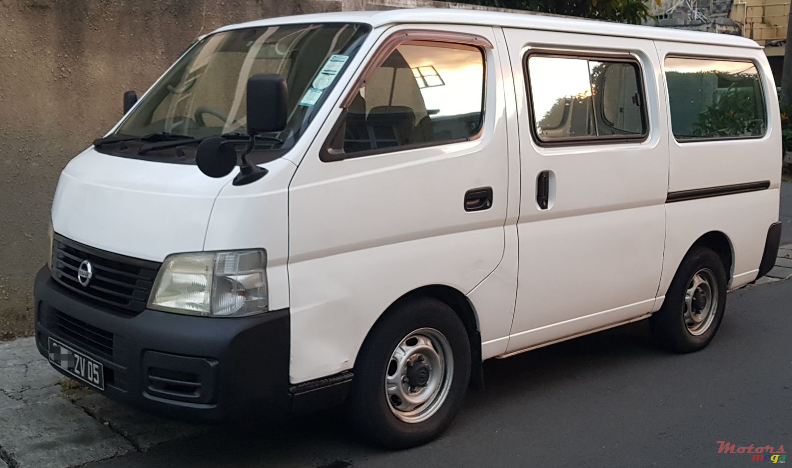 2005' Nissan Urvan photo #5