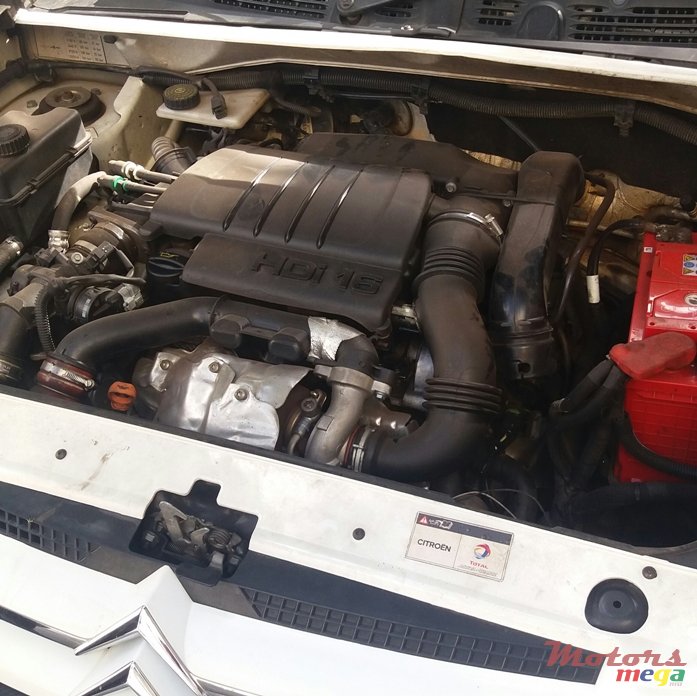 2011' Citroen Berlingo photo #3