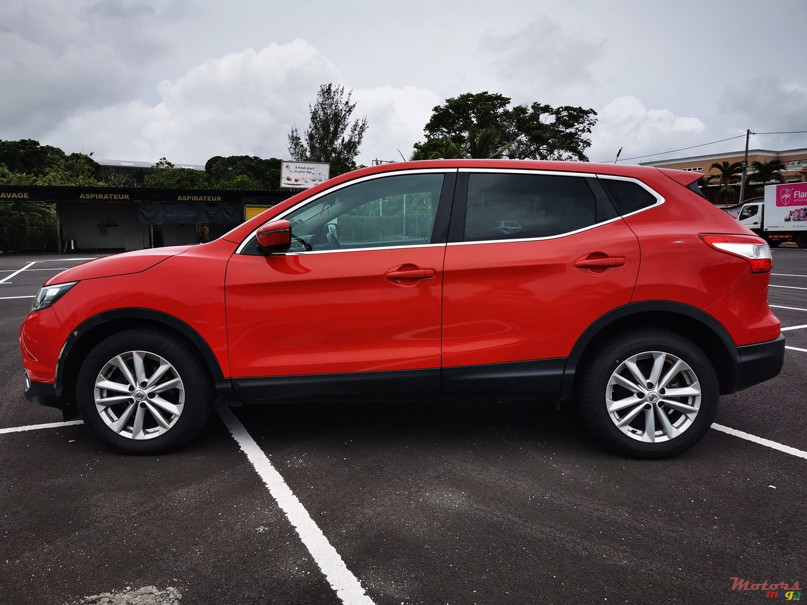2015' Nissan Qashqai 1.2T photo #3