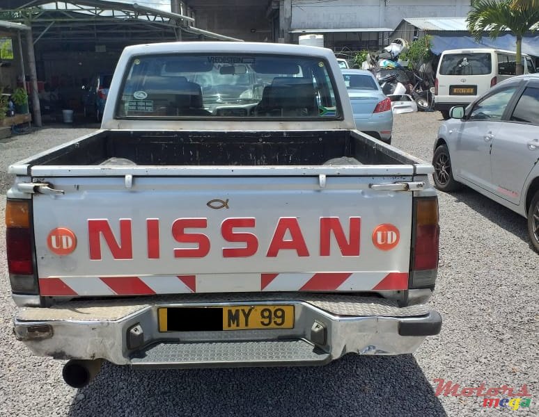 1999' Nissan Navara 4X2 photo #5